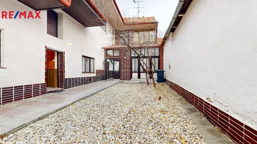 Prodej ubytování, Blatnice pod Svatým Antonínkem, 400 m2