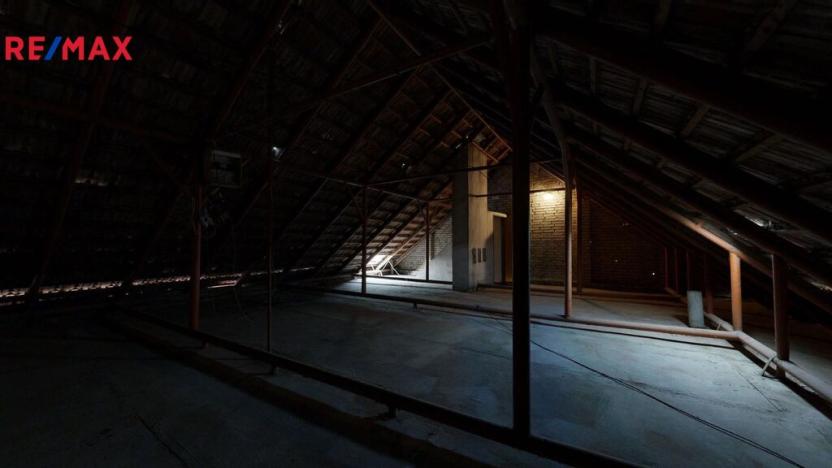 Prodej ubytování, Blatnice pod Svatým Antonínkem, 400 m2