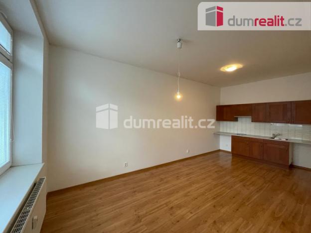 Pronájem bytu 1+kk, Opava - Předměstí, Kasárenská, 35 m2