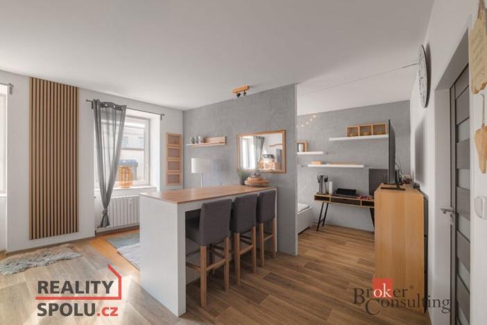 Prodej bytu 2+kk, Stod, Komenského nám., 54 m2