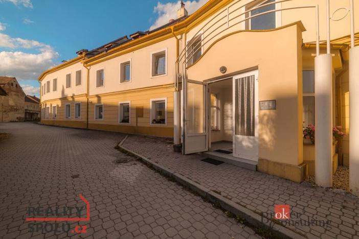 Prodej bytu 2+kk, Stod, Komenského nám., 54 m2