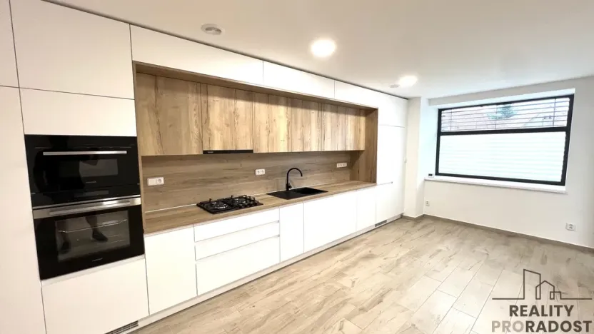Pronájem bytu 3+kk, Lažany, 98 m2