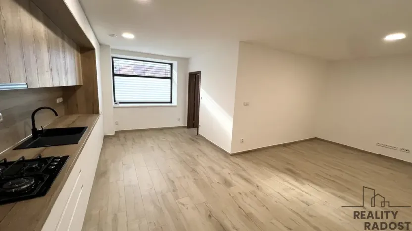 Pronájem bytu 3+kk, Lažany, 98 m2