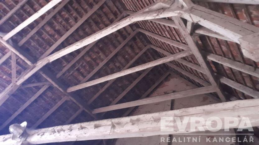 Prodej komerční nemovitosti, Líšťany - Náklov, Náklov, 109 m2