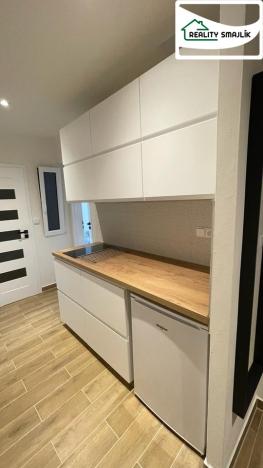 Pronájem bytu 1+kk, Cheb, Májová, 22 m2