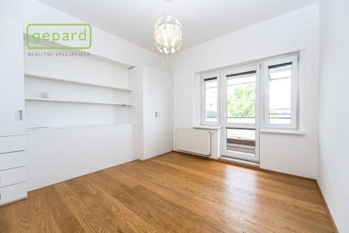 Pronájem bytu 2+kk, Praha - Žižkov, Biskupcova, 37 m2