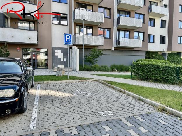 Prodej garážového stání, Praha, Honzíkova, 20 m2