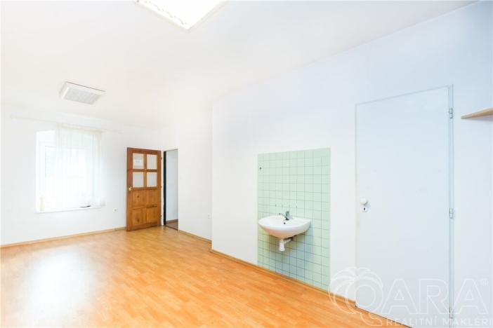 Prodej rodinného domu, Mladá Vožice, Husovo náměstí, 232 m2