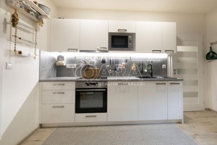 Prodej bytu 2+1, Cerhenice - Cerhýnky, 66 m2