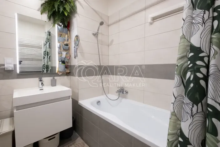 Prodej bytu 2+1, Cerhenice - Cerhýnky, 66 m2