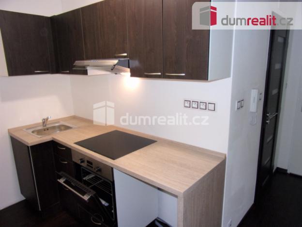 Pronájem bytu 2+1, Karlovy Vary, Charkovská, 48 m2