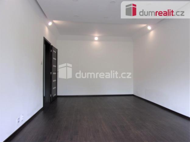 Pronájem bytu 2+1, Karlovy Vary, Charkovská, 48 m2