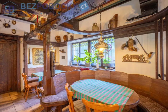 Prodej ubytování, Sněžné - Milovy, 644 m2