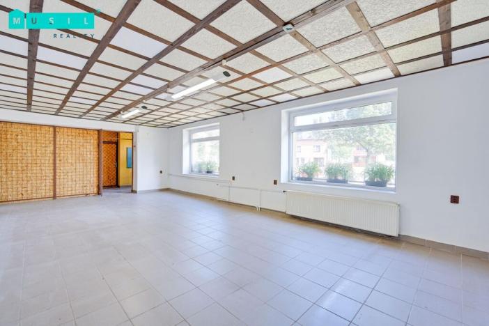 Pronájem obchodního prostoru, Olomouc - Holice, Náves Svobody, 112 m2