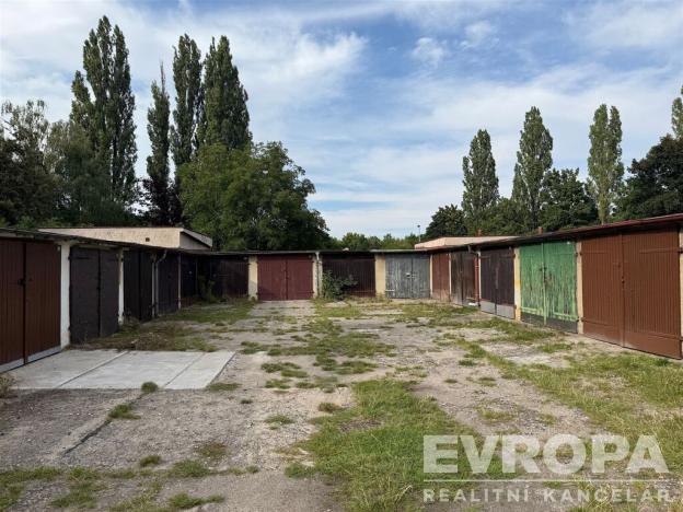 Prodej garáže, Praha, Lužanská, 18 m2