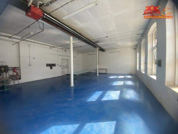 Pronájem výrobních prostor, Česká Skalice, Křenkova, 4200 m2