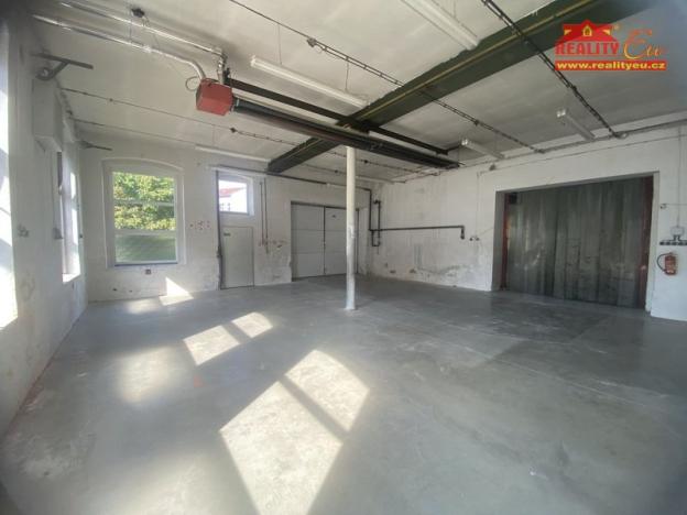 Pronájem výrobních prostor, Česká Skalice, Křenkova, 4200 m2