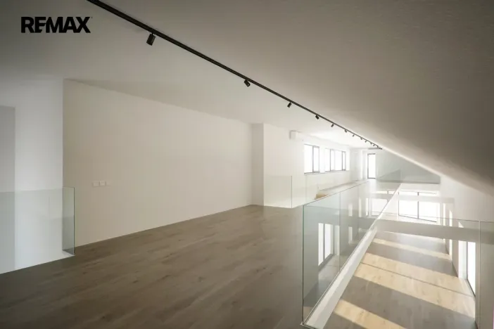 Pronájem obchodního prostoru, Měnín, 444 m2