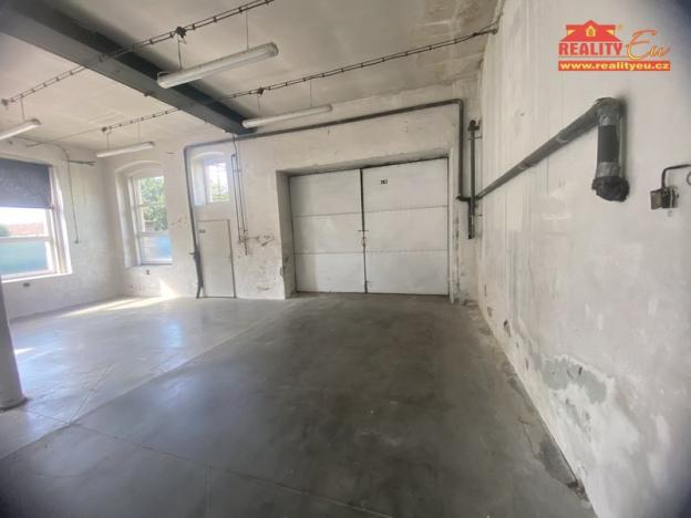 Pronájem skladu, Česká Skalice, Křenkova, 4200 m2