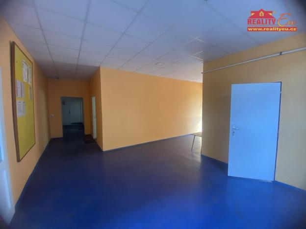 Pronájem skladu, Česká Skalice, Křenkova, 4200 m2