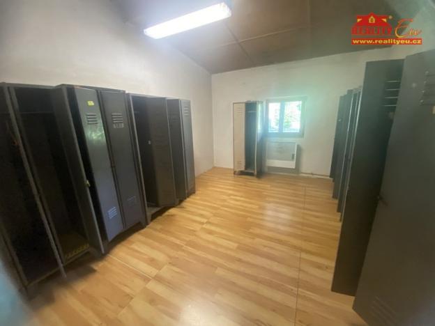 Pronájem skladu, Česká Skalice, Křenkova, 4200 m2