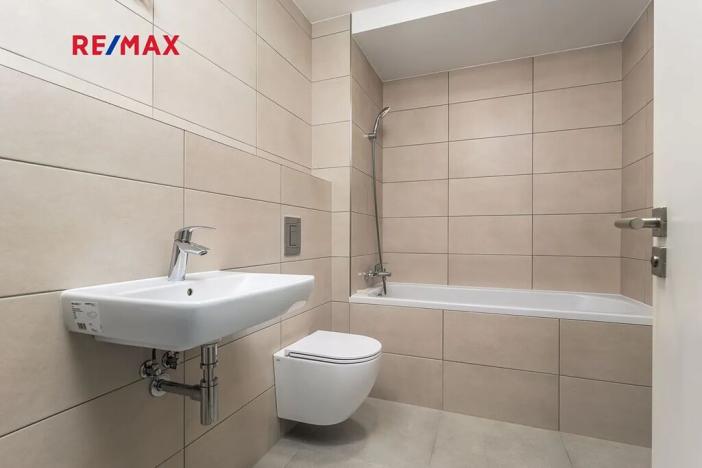 Prodej bytu 1+kk, Praha - Uhříněves, Douchova, 30 m2