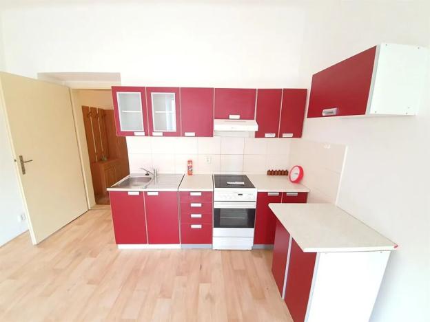 Pronájem bytu 2+kk, Praha - Nusle, náměstí Hrdinů, 52 m2