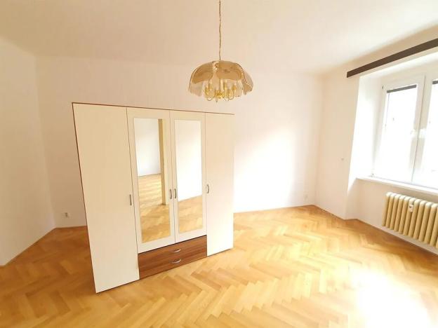 Pronájem bytu 2+kk, Praha - Nusle, náměstí Hrdinů, 52 m2