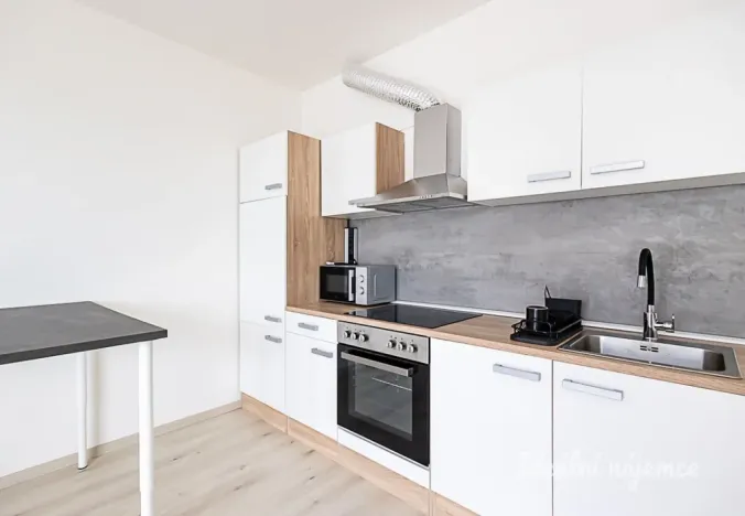 Pronájem bytu 1+kk, Praha - Kbely, Sedlářova, 34 m2