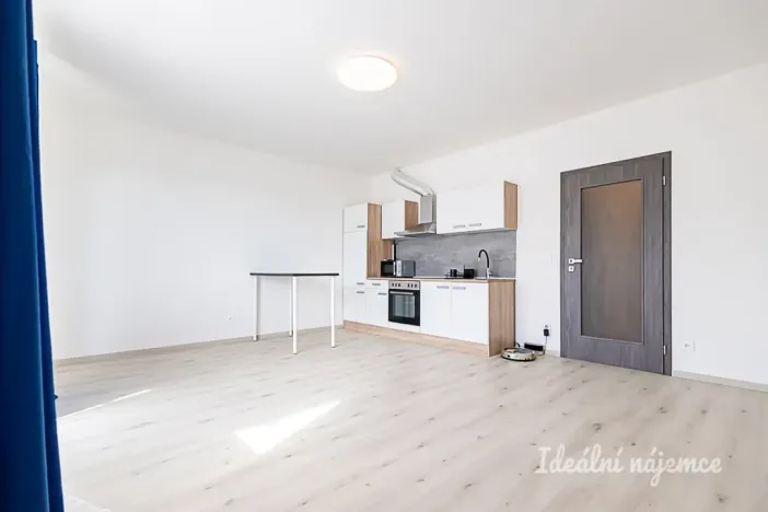 Pronájem bytu 1+kk, Praha - Kbely, Sedlářova, 34 m2