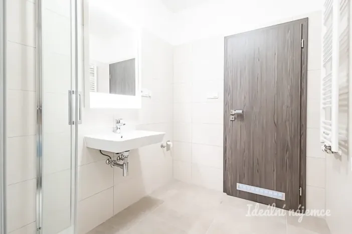 Pronájem bytu 1+kk, Praha - Kbely, Sedlářova, 34 m2