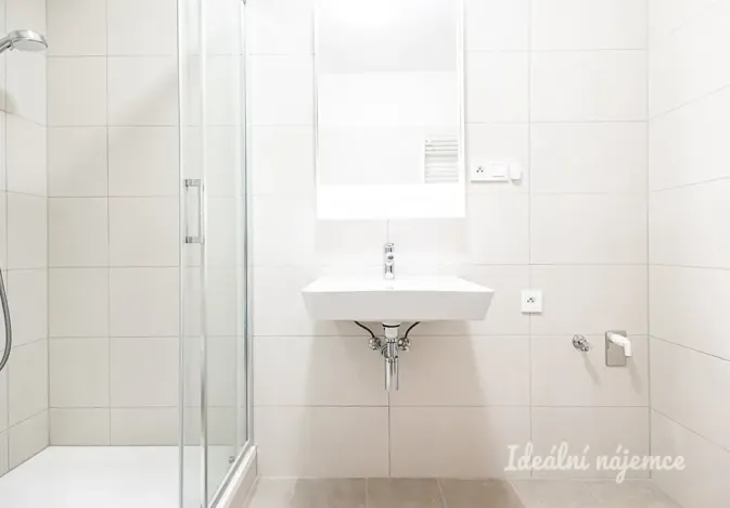 Pronájem bytu 1+kk, Praha - Kbely, Sedlářova, 34 m2