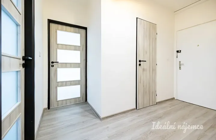 Pronájem bytu 2+kk, Praha - Střížkov, K lipám, 38 m2