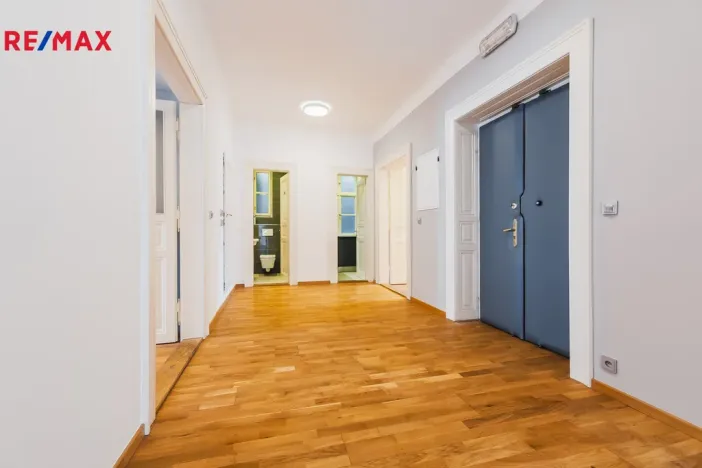 Pronájem kanceláře, Praha - Staré Město, Staroměstské náměstí, 195 m2