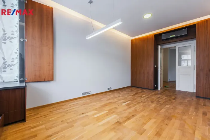 Pronájem kanceláře, Praha - Staré Město, Staroměstské náměstí, 195 m2