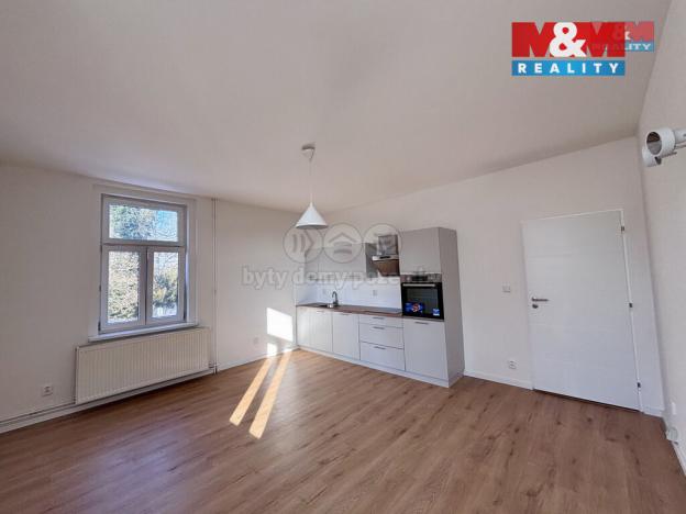 Pronájem bytu 1+kk, Zákupy, Nádražní, 31 m2