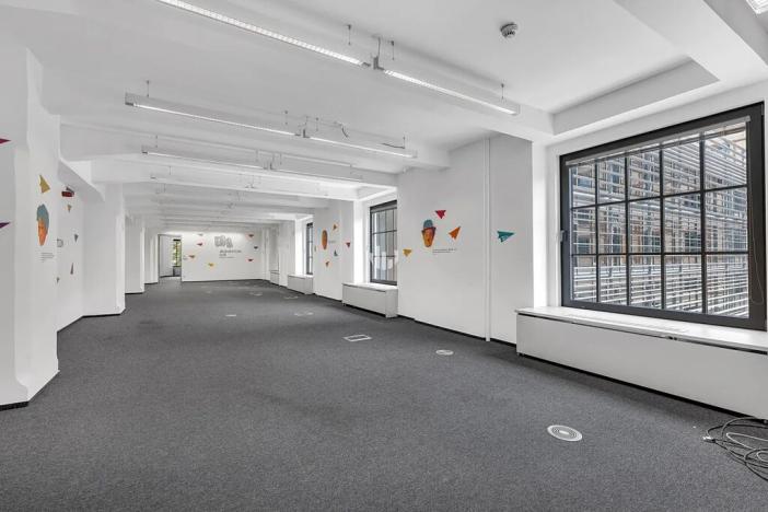 Pronájem kanceláře, Praha - Holešovice, Jankovcova, 241 m2