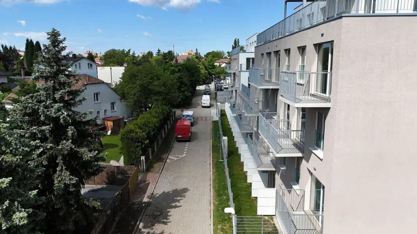 Prodej bytu 1+kk, Praha - Hostavice, Českobrodská, 31 m2