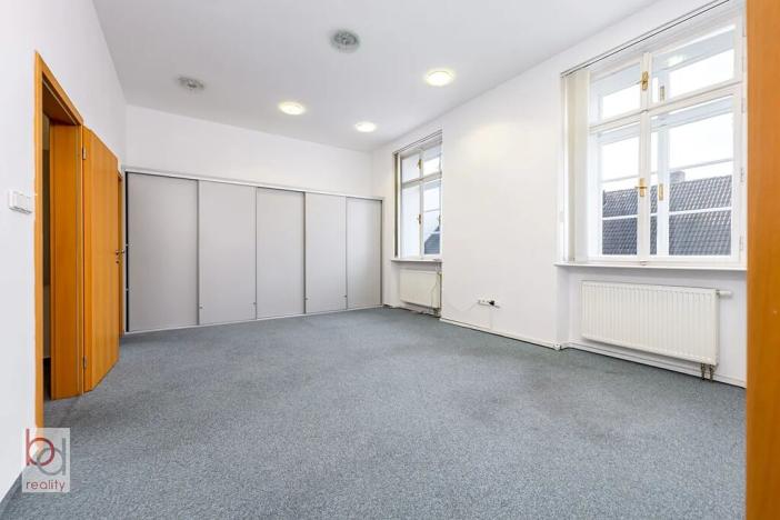 Pronájem obchodního prostoru, České Budějovice, Piaristická, 64 m2