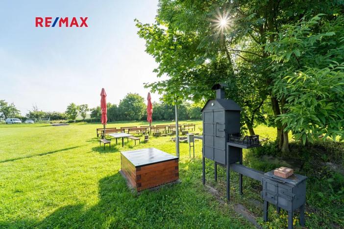 Prodej komerční nemovitosti, Chrášťany, 10917 m2