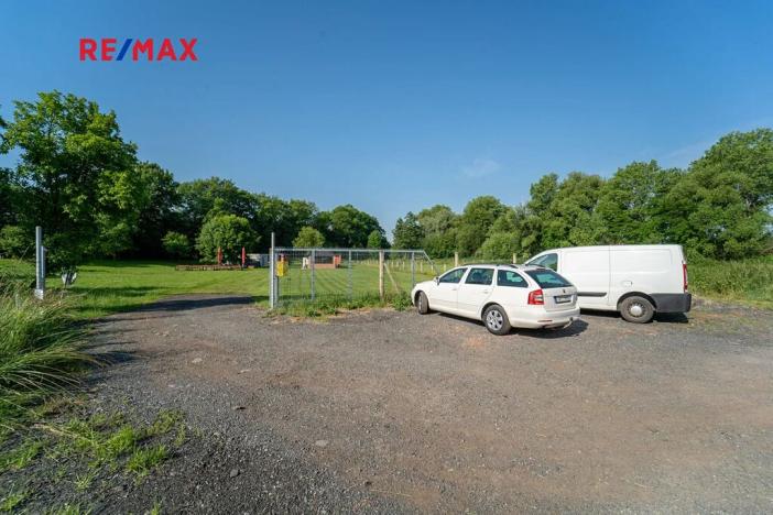 Prodej komerční nemovitosti, Chrášťany, 10917 m2