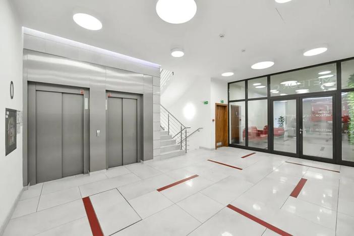 Pronájem kanceláře, Praha - Karlín, Thámova, 485 m2