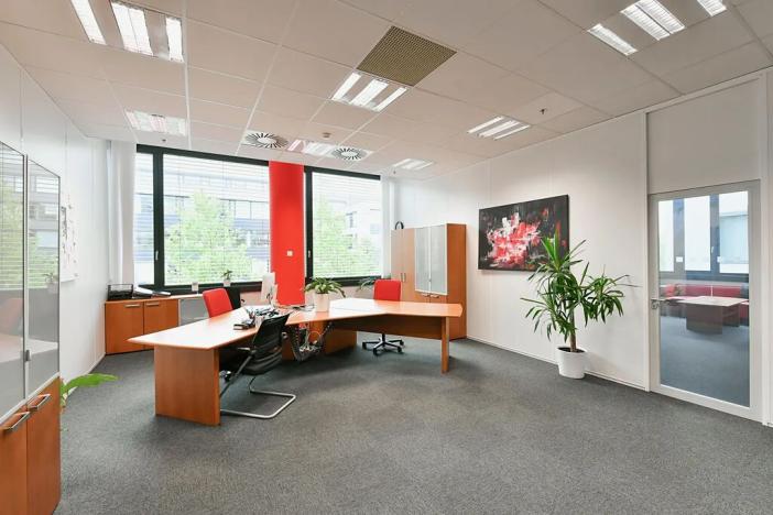 Pronájem kanceláře, Praha - Stodůlky, Siemensova, 2400 m2