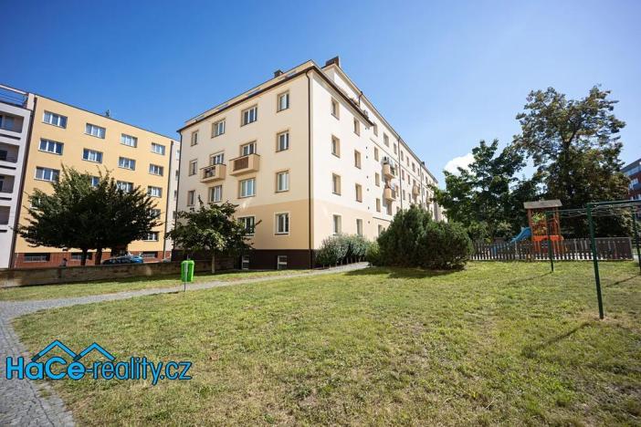 Prodej bytu 2+1, Pardubice, Sladkovského, 55 m2