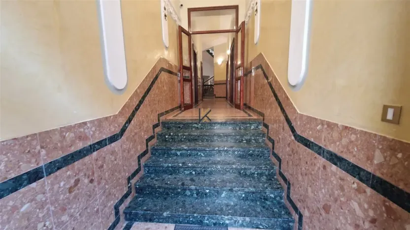 Pronájem kanceláře, Praha, Čermákova, 170 m2