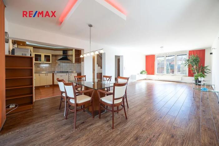 Pronájem rodinného domu, Praha - Lipany, Do potoků, 145 m2