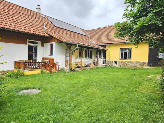 Prodej zemědělské usedlosti, Černovice - Vackov, 425 m2