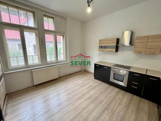Prodej vícegeneračního domu, Vejprty, Husova, 450 m2