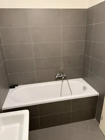 Prodej kanceláře, Praha - Holešovice, Pplk. Sochora, 98 m2