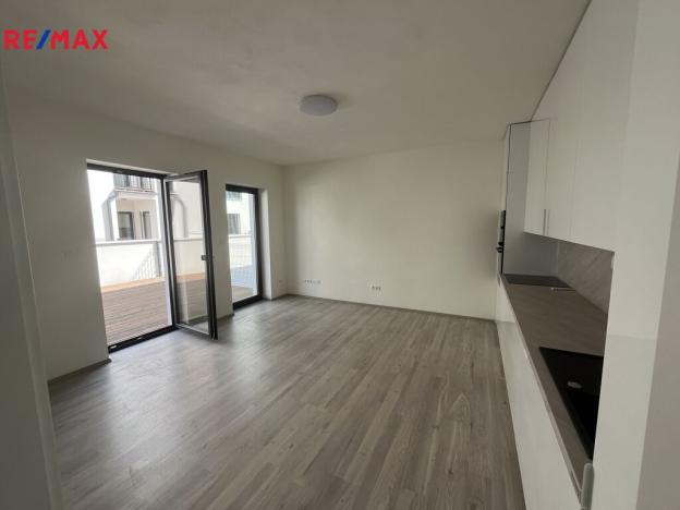 Pronájem bytu 3+kk, Zlín, Tyršovo nábřeží, 73 m2